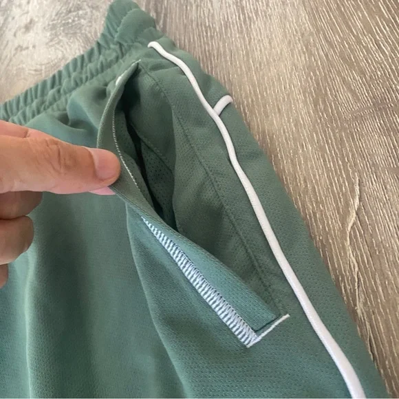 Gymshark Seafoam Green Basketball Shorts - Picture 4 of 11
